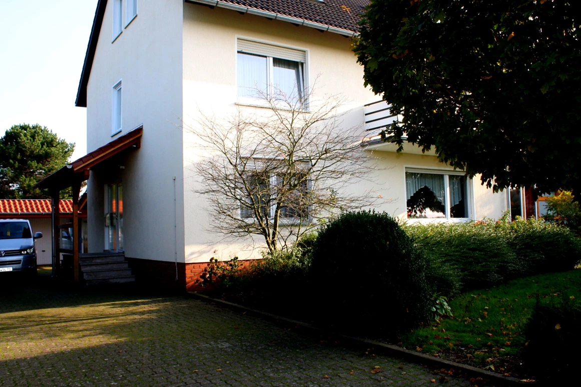 MonteurZimmer: Ferienwohnung "Am Weserradweg"