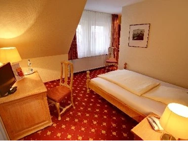 MonteurZimmer: Hotel Kronprinz