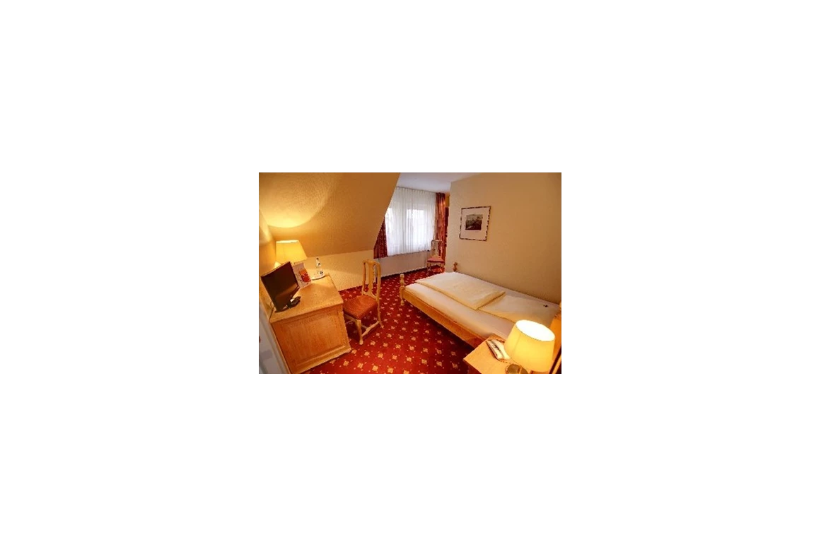 MonteurZimmer: Hotel Kronprinz