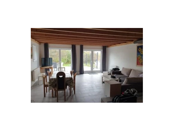 MonteurZimmer: Eigenes Haus - Hell - XXL Wohnzimmer u. Terrasse