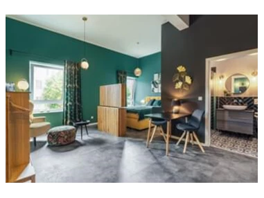MonteurZimmer: One Moment Boardinghouse. Restaurant & Bar
