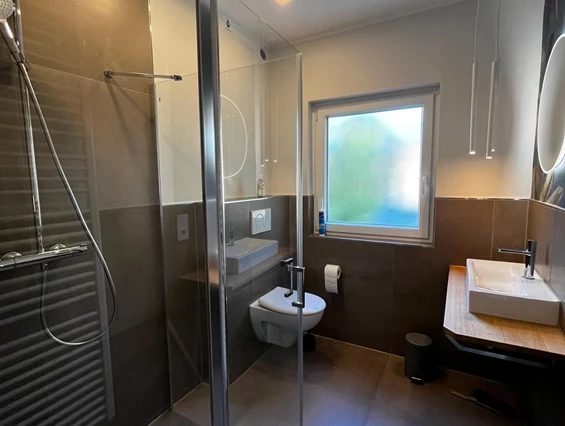 MonteurZimmer: Gästehaus Windmühlenweg, 4 Schlafzimmer, 112 qm, neu und modern in 32139 Spenge