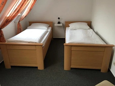 MonteurZimmer: Herzlich Willkommen in der Pension Zum Angestellten
