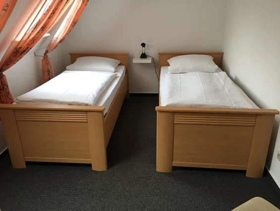 MonteurZimmer: Herzlich Willkommen in der Pension Zum Angestellten
