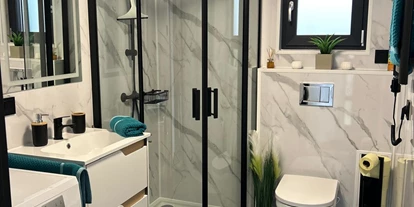 Monteur-Zimmer - Küche - Österreich - Badezimmer - Smi's Tiny House