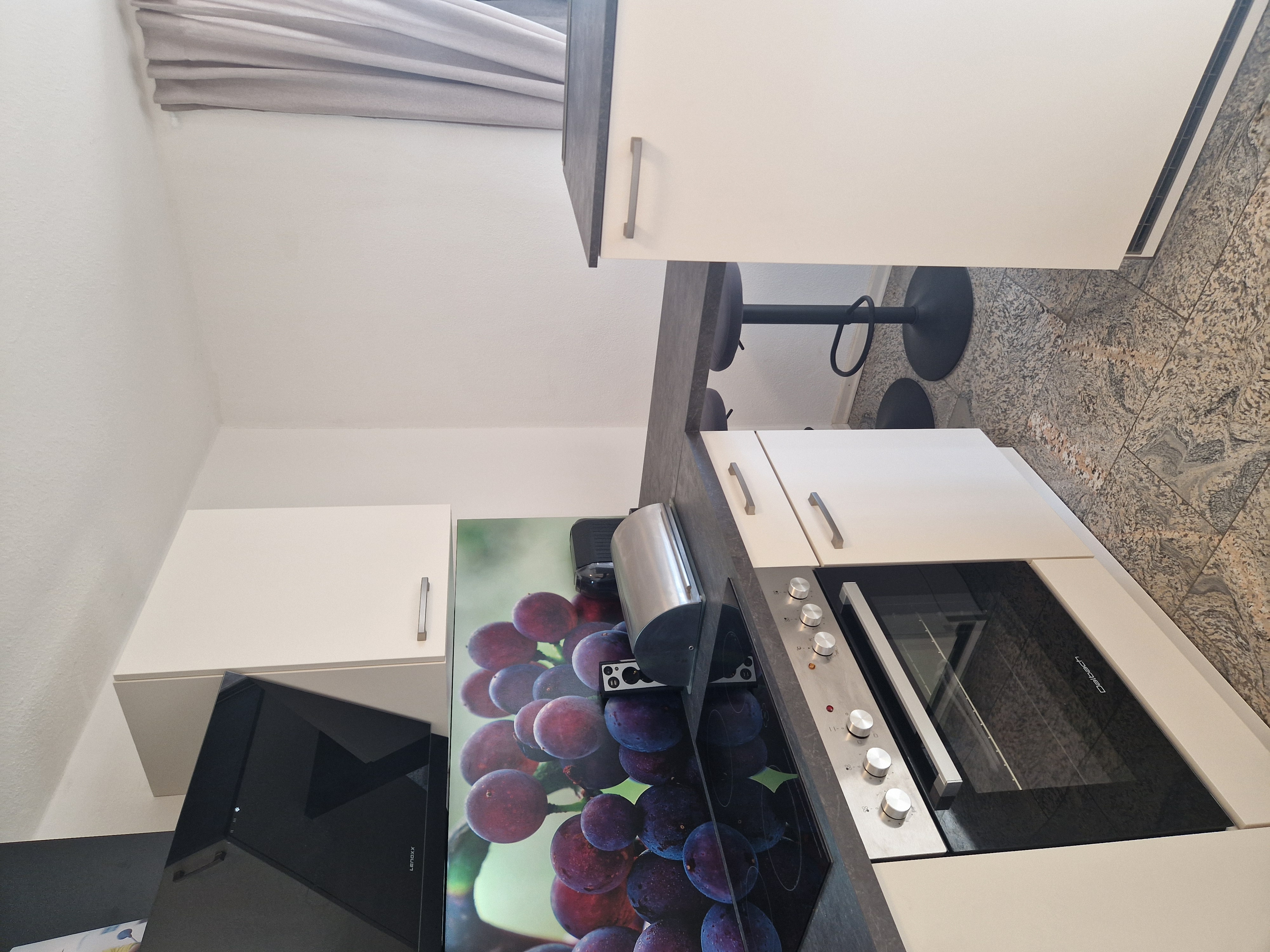 Monteur-Zimmer - Parkplatz: eigener Parkplatz für Transporter vorhanden - Bad Eisenkappel - Ruhiges Apartment mit Sauna