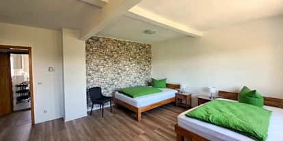 Monteur-Zimmer - Sachsen-Anhalt - Monteurwohnungen & Hotelzimmer für große Teams - XXL BETTEN in 04613 Lucka