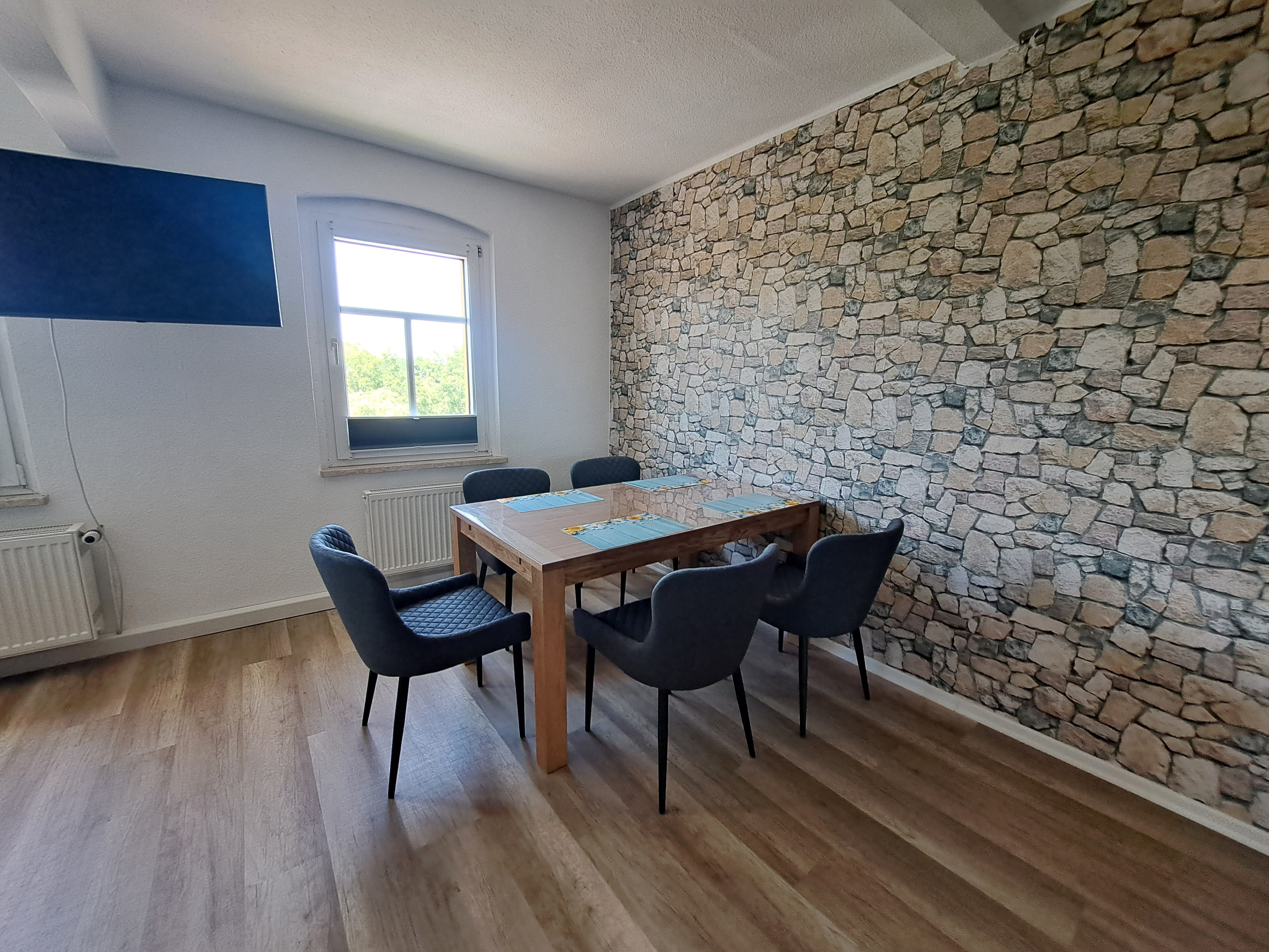 Monteur-Zimmer - https://www.deutschland-monteurzimmer.de/uploads/20034/1751824374686ab7f6bfb11.jpg - Monteurwohnungen & Hotelzimmer für große Teams - XXL BETTEN in 04613 Lucka