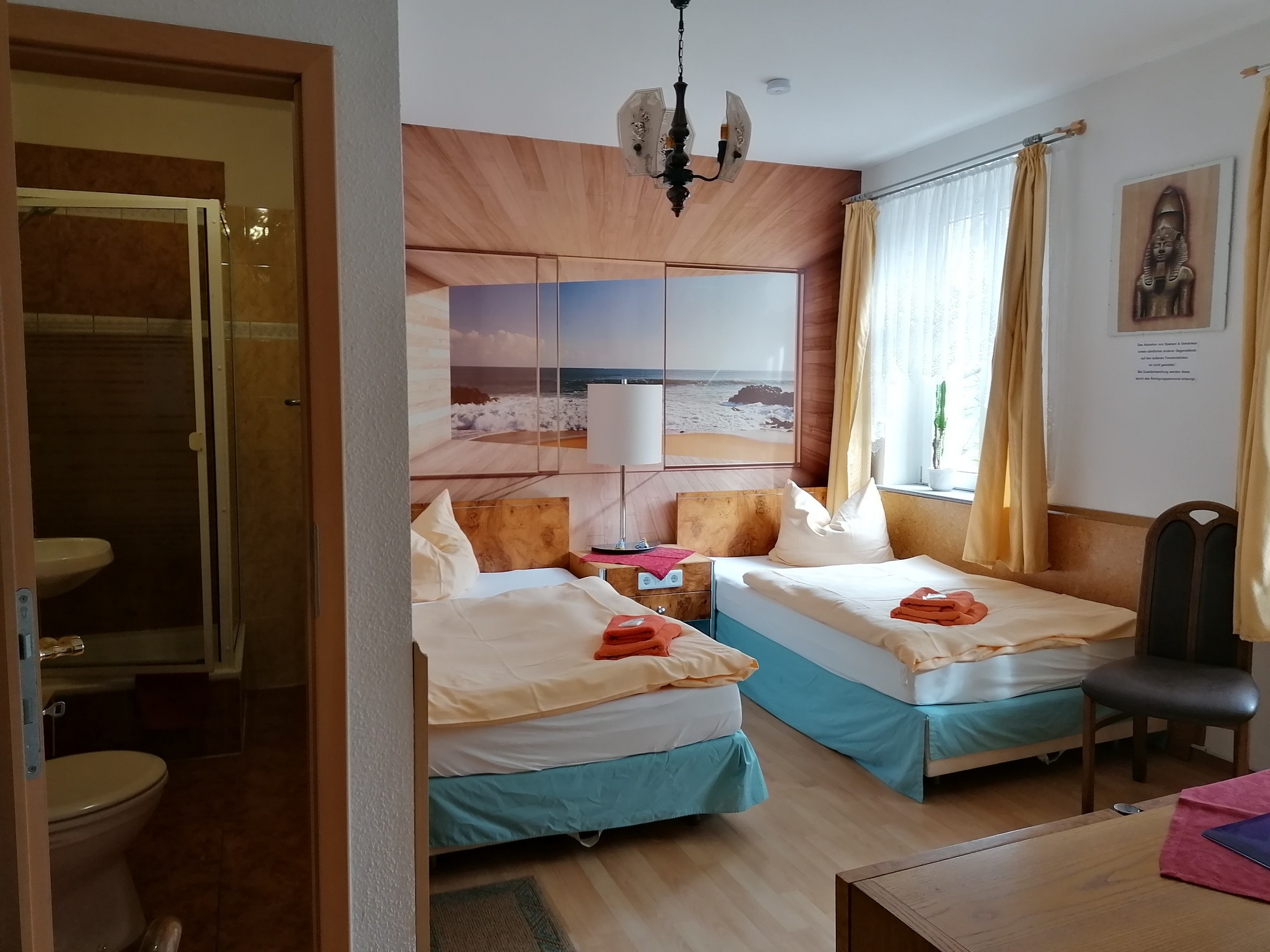 Monteur-Zimmer - https://www.alt-mockau.de/images/609298070029127019b5988e_IMG_20201008_113429.jpg - Pension Alt Mockau