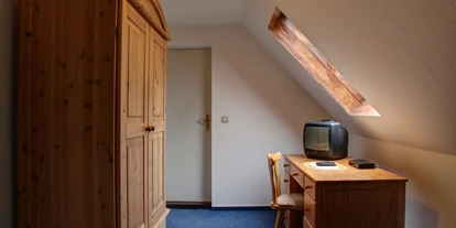 Monteur-Zimmer - Sachsen-Anhalt - https://foto.hrsstatic.com/fotos/0/2/1600/916/80/000000/http%3A%2F%2Ffoto-origin.hrsstatic.com%2Ffoto%2F4%2F1%2F4%2F3%2F414385%2F414385_z_4521847.jpg/r%2FhMcsm4I6Hr%2B2WSnof7yQ%3D%3D/1024%2C682/6/Herberge_in_der_Buttergasse-Leipzig-Standardzimmer-7-414385.jpg - Herberge in der Buttergassse
