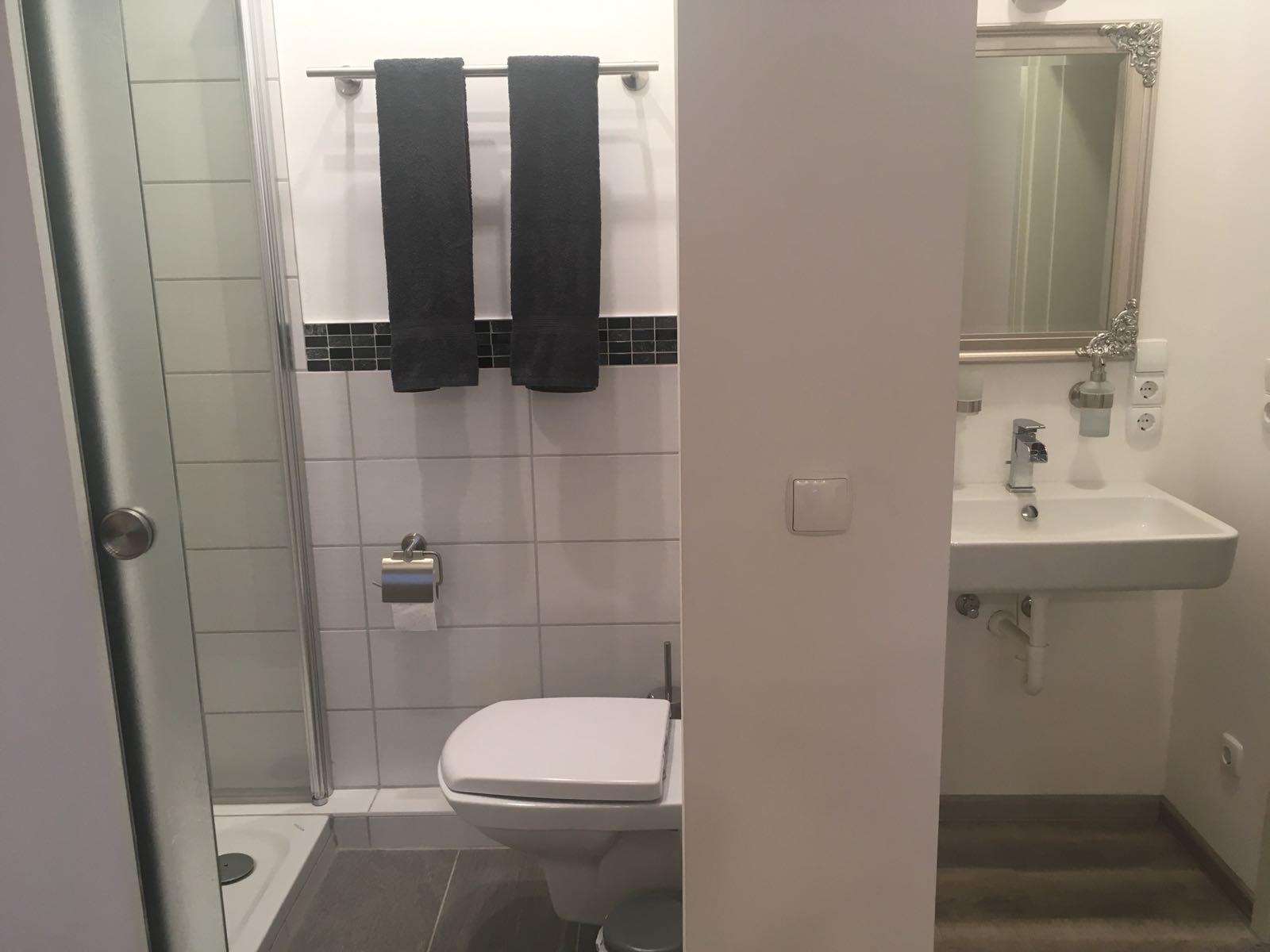 Monteur-Zimmer - http://www.pension-seehausener-hof.de/.cm4all/uproc.php/0/.WhatsApp%20Image%202018-07-20%20at%2020.58.46.jpeg/picture-2600?_=164c1c55360 - Pension Seehausener Hof