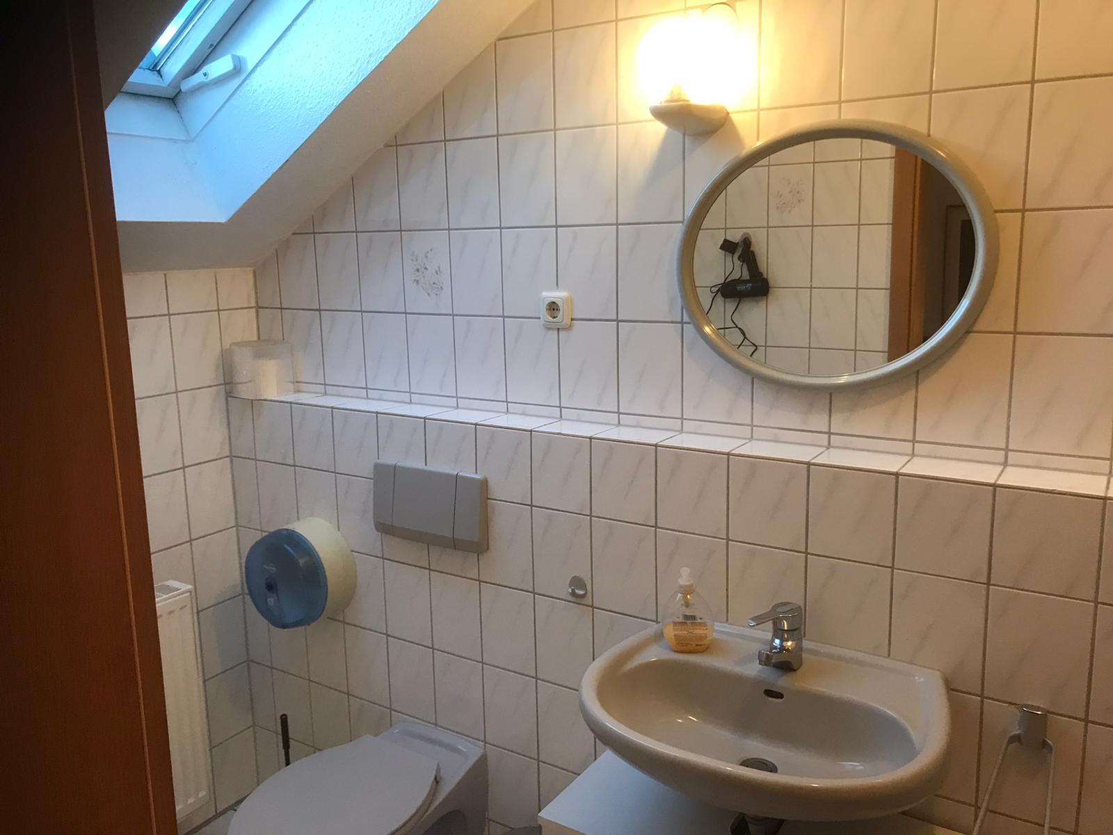 Monteur-Zimmer - https://pension-petit-leipzig.de/wp-content/uploads/2021/03/PHOTO-2021-03-13-17-52-44.jpg - Pension Petit