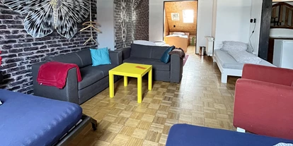 Monteur-Zimmer - Sachsen-Anhalt - https://www.homeplanethostel.de/image/bilder/Homeplanet-hostel-hotel-Leipzig-Connewitz_apartment_homepage_950x780px.jpg - Homeplanet Hostel