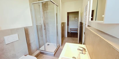 Monteur-Zimmer - Sachsen-Anhalt - https://monteurwohnungen.flex-living.de/wp-content/uploads/sites/7/2025/06/monteurzimmer-leipzig-bad-2-scaled.jpg - Monteurzimmer Leipzig | flex living GmbH