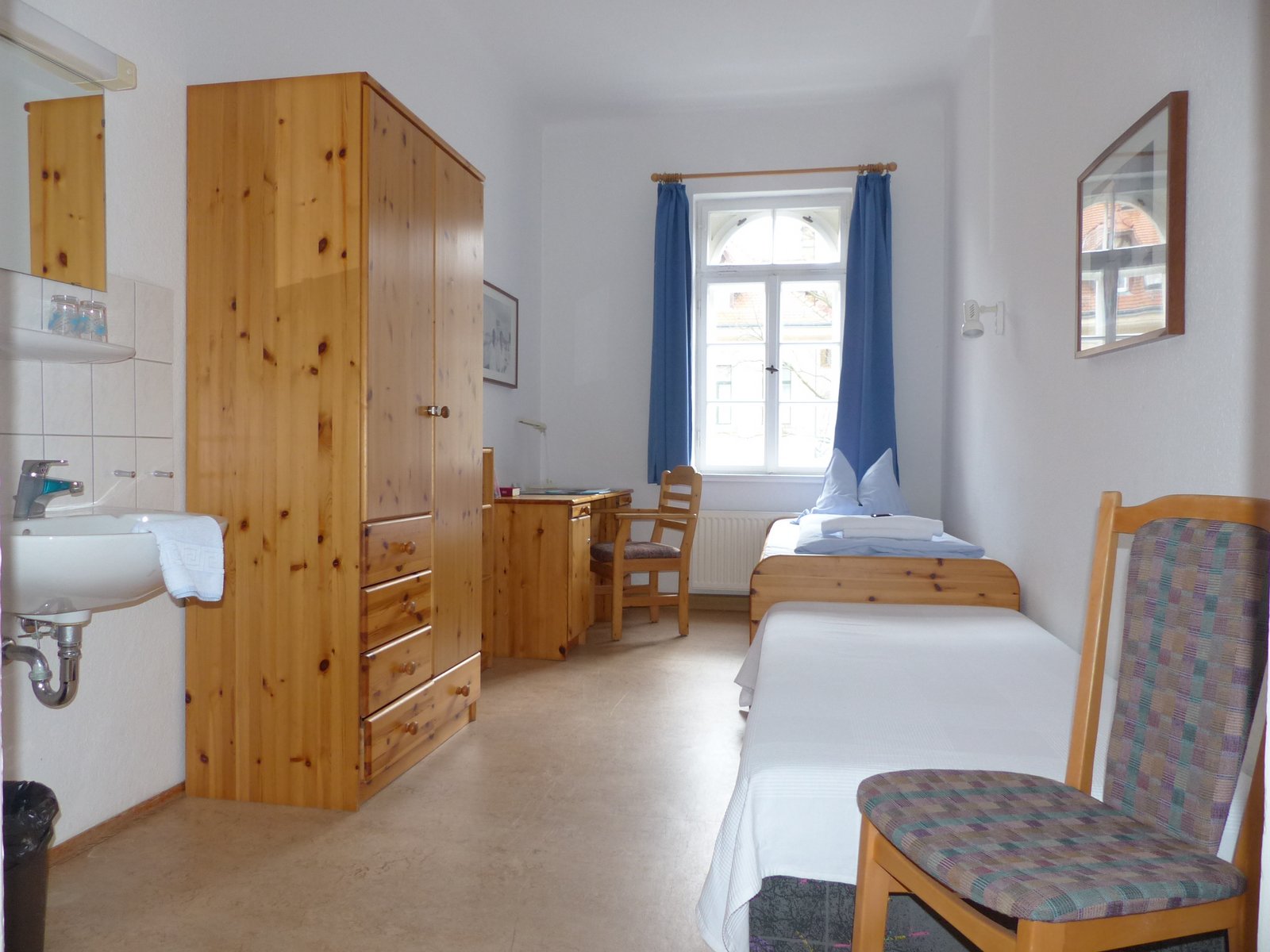 Monteur-Zimmer - Sachsen-Anhalt - https://www.leipziger-missionswerk.de/fileadmin/_processed_/c/d/csm_vh19.ezzb_ccf85bf84e.jpg - Gästezentrum ERNST JÄSCHKE im Leipziger Missionswerk