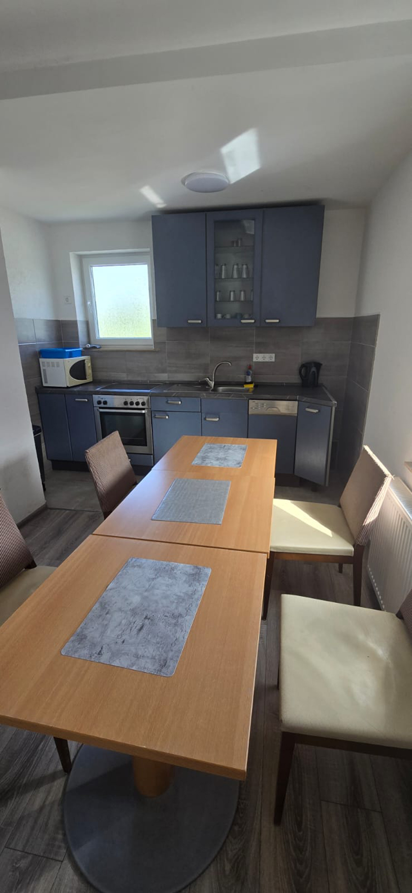 Monteur-Zimmer - Sachsen-Anhalt - Pension - Monteurzímmer Leuna in 06237 Leuna