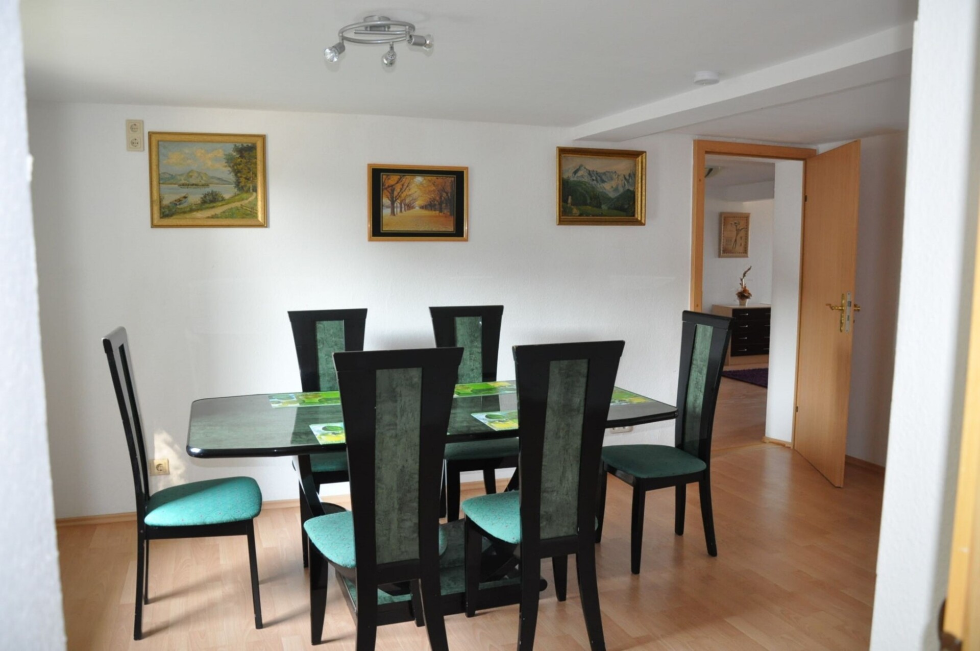 Monteur-Zimmer - Sachsen-Anhalt - https://www.deutschland-monteurzimmer.de/uploads/19605/174396846767f2d8d3bbdd3.jpg - Pension Altes Rittergut in 06237 Leuna