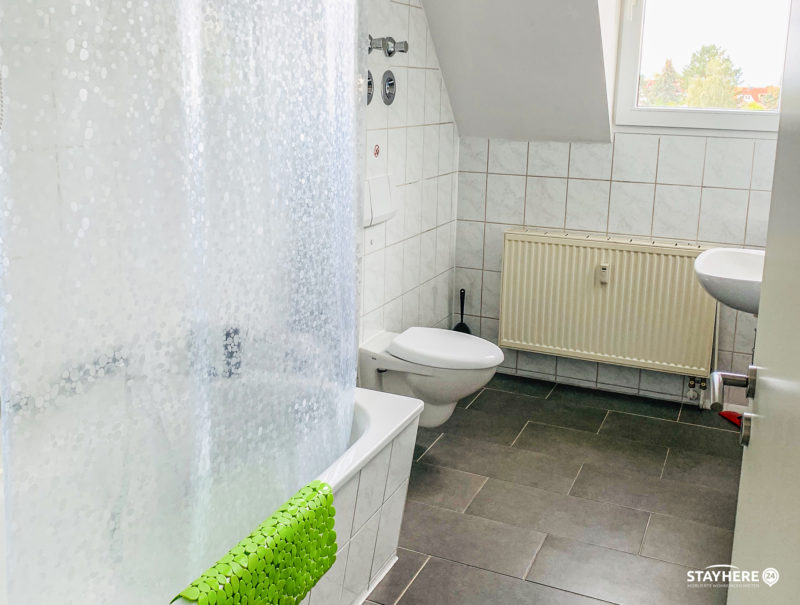 Monteur-Zimmer - Sachsen-Anhalt - https://stayhere24.com/wp-content/uploads/grundriss_LTH_03_foto_04-800x605.jpg - Monteurzimmer & Ferienwohnungen | StayHere24