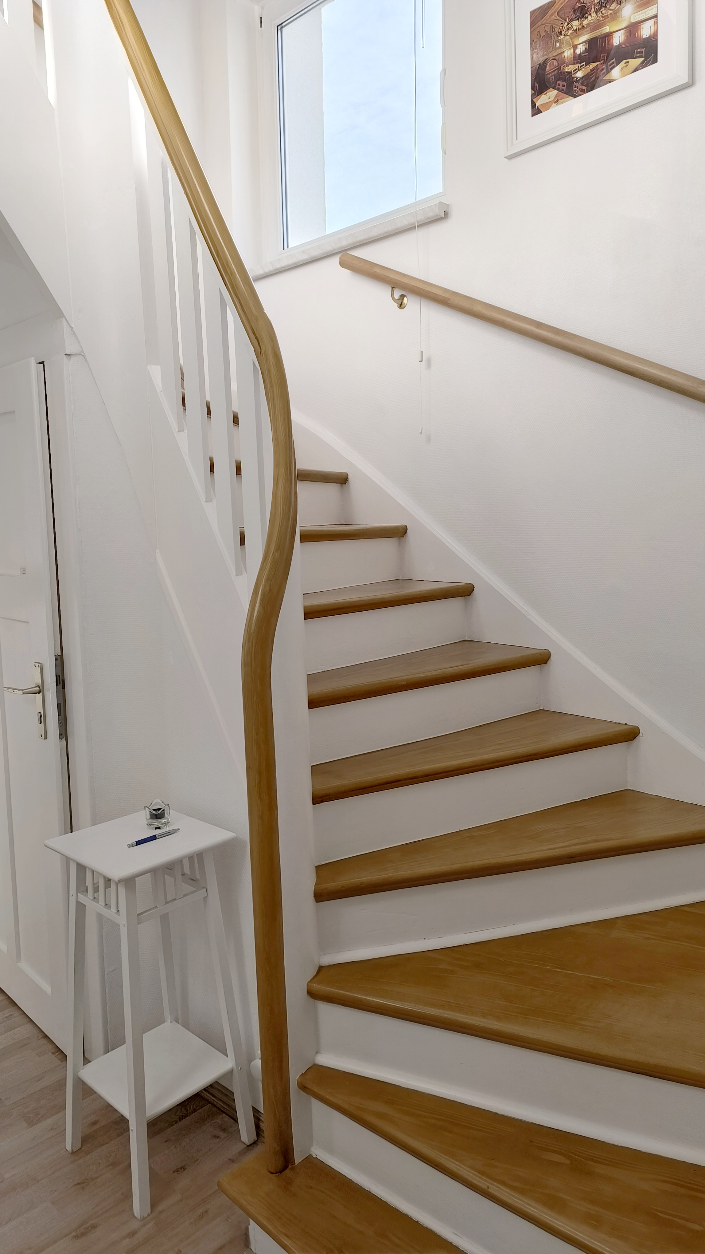 MonteurZimmer: Treppenhaus - 4-Zimmer Haus in Leipzig in der Nähe Porsche BMW Werk Leipzig