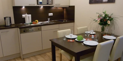 Monteur-Zimmer - Sachsen-Anhalt - https://images.trvl-media.com/lodging/9000000/8770000/8767100/8767054/e8e83aa2.jpg - Apartmenthotel Quartier M.