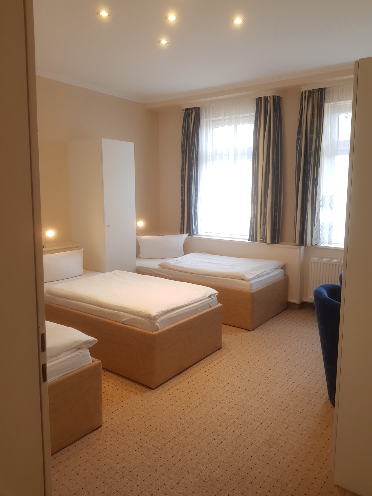 Monteur-Zimmer - Sachsen-Anhalt - https://www.pension-giesserstrasse.de/images/zimmer/Gallerie/Zimmer12.jpg - Pension Giesserstrasse Leipzig