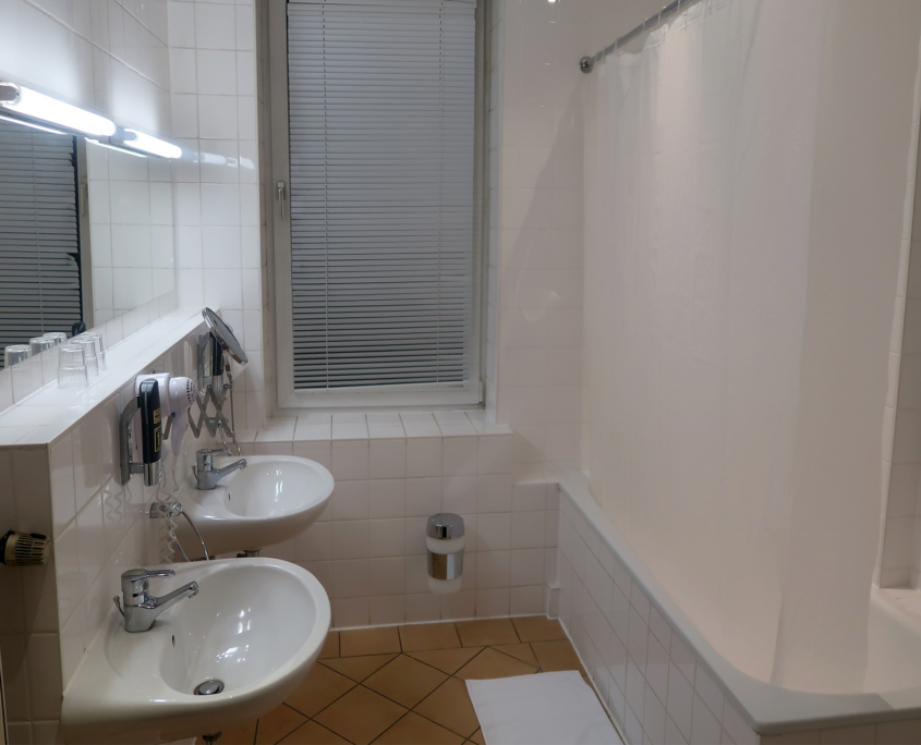 Monteur-Zimmer - Sachsen-Anhalt - https://www.hoteladler-leipzig.de/wp-content/uploads/2021/06/IMG_1514-1-845x684.jpg - Hotel Adler Leipzig