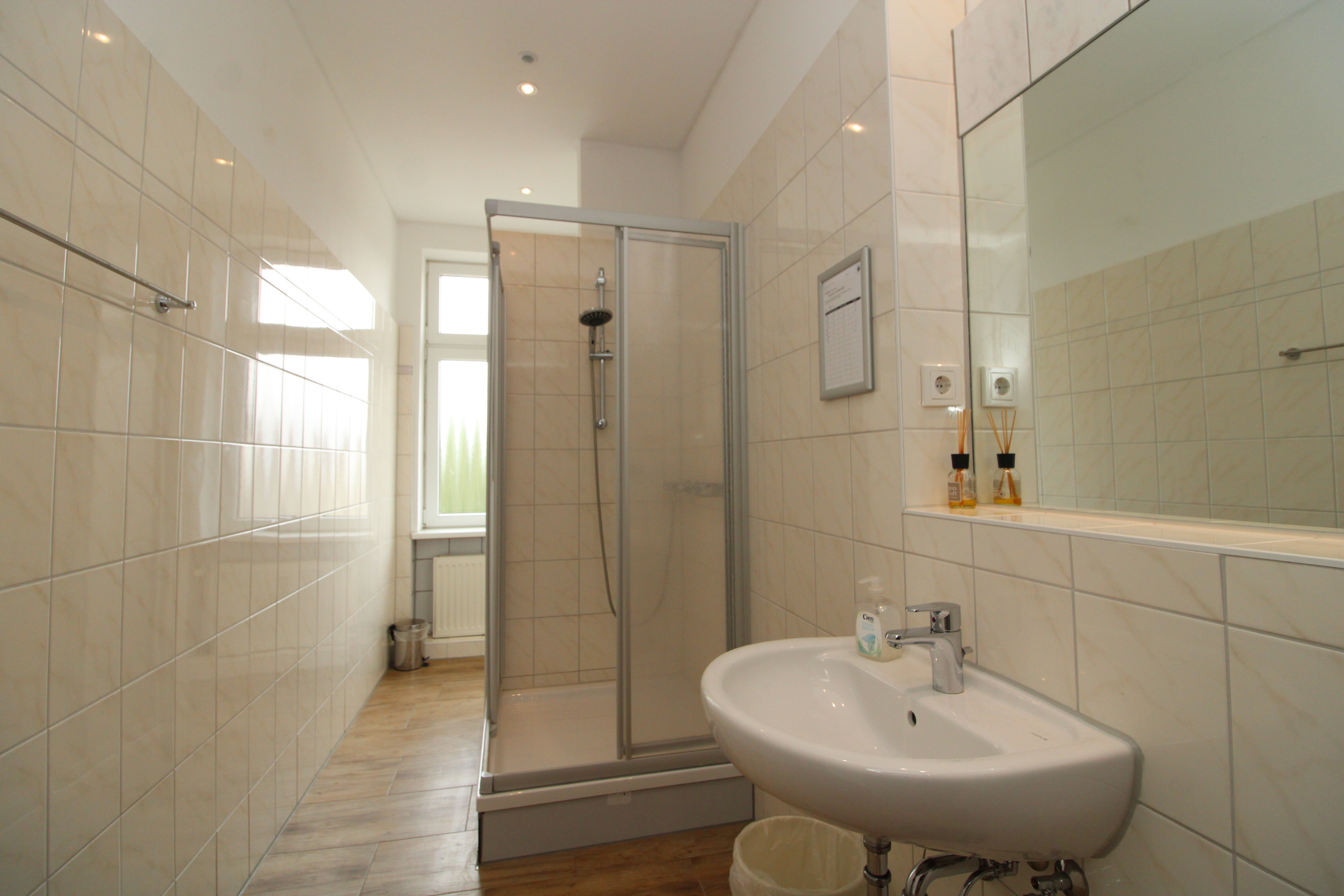 Monteur-Zimmer - Sachsen-Anhalt - Space Hotel & Hostel Leipzig