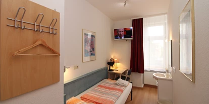 Monteur-Zimmer - Sachsen-Anhalt - https://media4.roomdb.io/QtL/pQzrHsS9fUZNHneLmeE9hrfS/EZ_301_01.JPG - Space Hotel & Hostel Leipzig