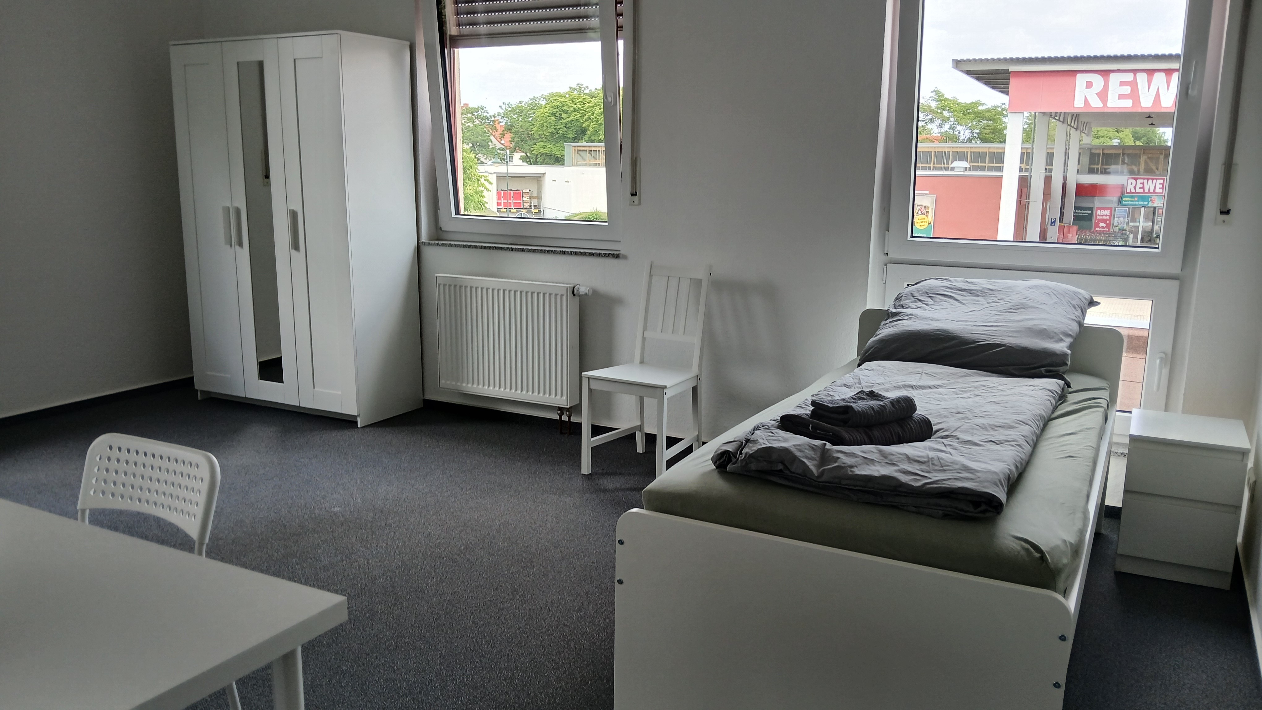 Monteur-Zimmer - Sachsen-Anhalt - Apartments mit Einzelbetten, Bad, voll ausgestattete Küche, WLAN in 06237 Leuna