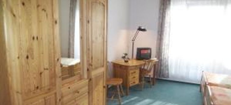 Monteur-Zimmer - Sachsen-Anhalt - https://pictures.netstorming.net/common/hotels/leipzig/78223/gross/pension-messeblick-doppelzimmer.68.jpg - Pension Messeblick