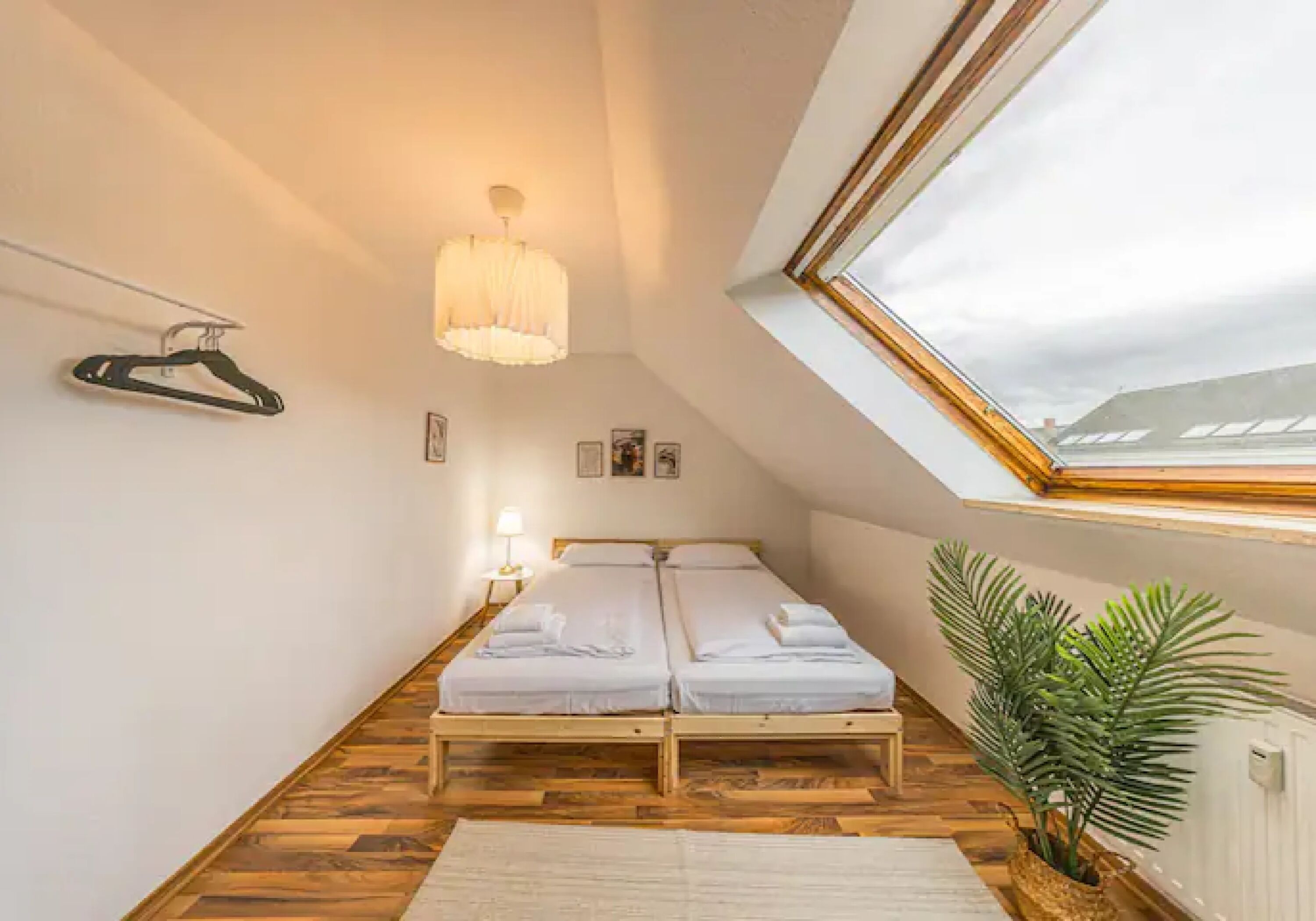 Monteur-Zimmer - Wohnung in Paul-List-Straße, Leipzig