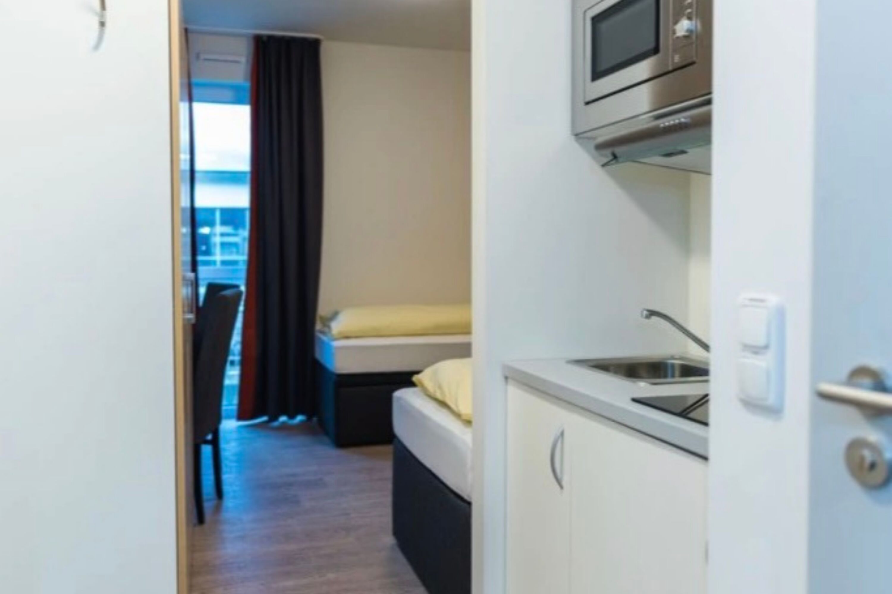 Monteur-Zimmer - Sachsen-Anhalt - https://images.monteurzimmer.de/c132ad23d1/xl/44350e32-be12-496d-94f6-41e7e906d555.jpg - TOMASZ-LIVING in Leipzig - über 200+ Einzelbetten