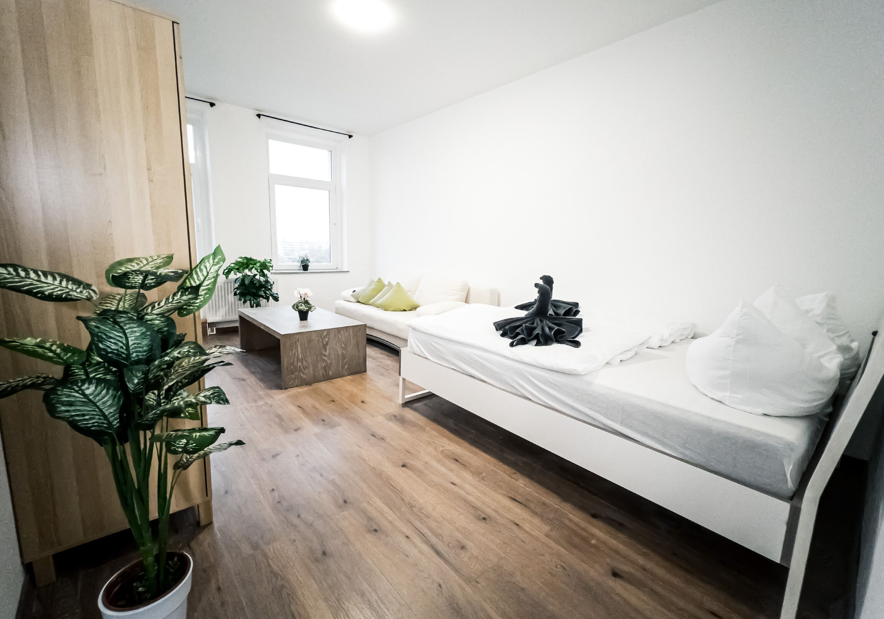 Monteur-Zimmer - Sachsen-Anhalt - https://images.monteurzimmer.de/5b266eae4f/xl/7981a3b7-fd63-4368-81d5-fb01f0a9ce1f.jpg - 2 Wohnungen mit Balkon + weitere Wohnungen in ganz Leipzig