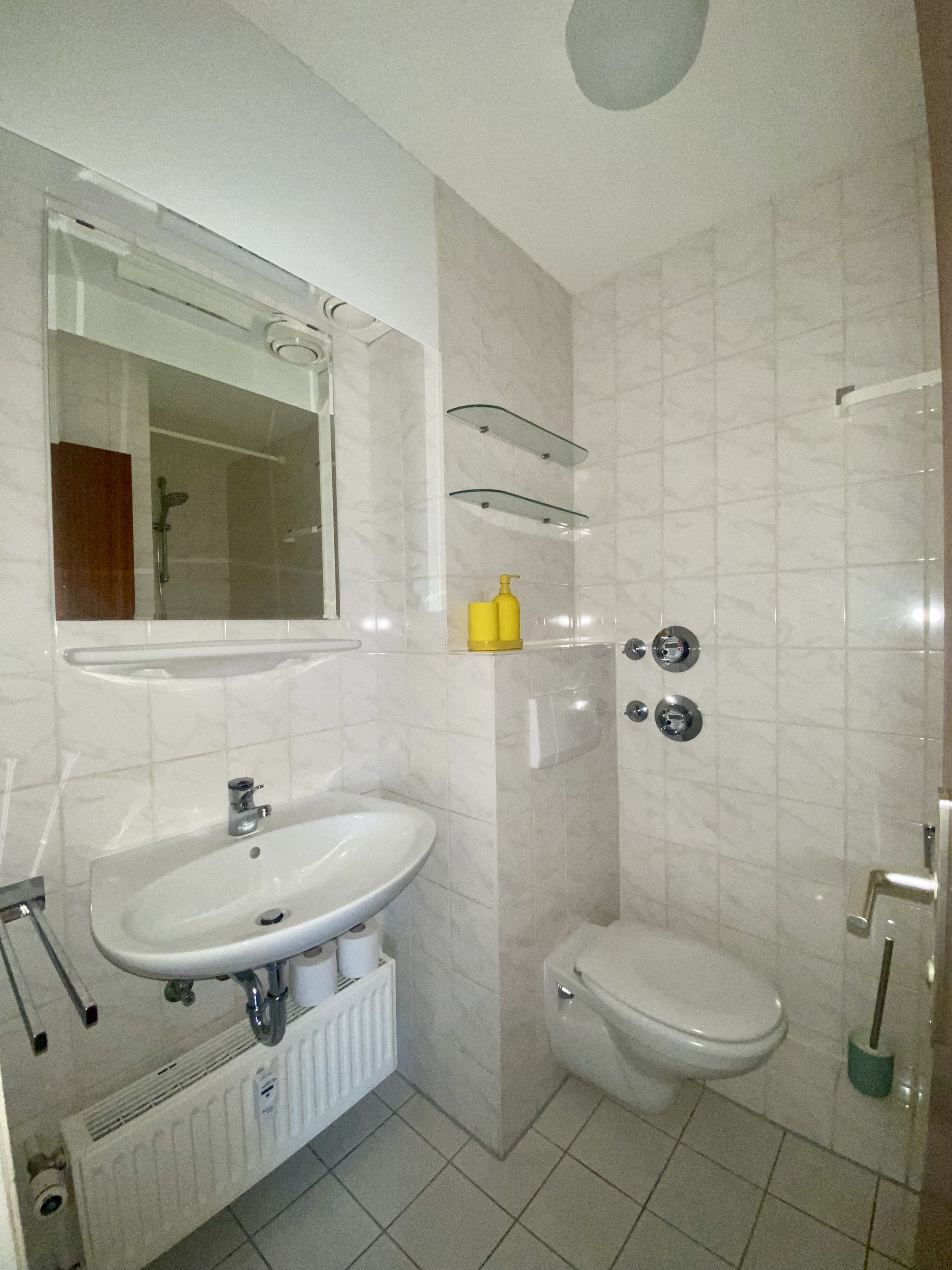 Monteur-Zimmer - Groitzsch - https://www.deutschland-monteurzimmer.de/uploads/19732/17463368436816fc4b49838.jpg - Work and Travel Leipzig - Parkplatz, Netflix, Internet in 04420 Markranstädt