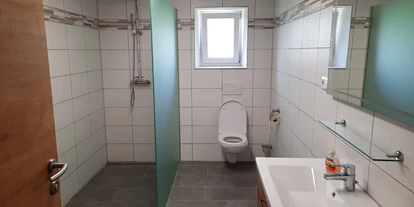 Monteur-Zimmer - Krems an der Donau - Bad mit WC - Ferienhaus für 2 bis 6 Personen