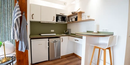 Monteur-Zimmer - Aichach (Landkreis Aichach-Friedberg) - Küchenzeile im Einzelappartement - Wohnfakturei | serviced apartments in augsburg