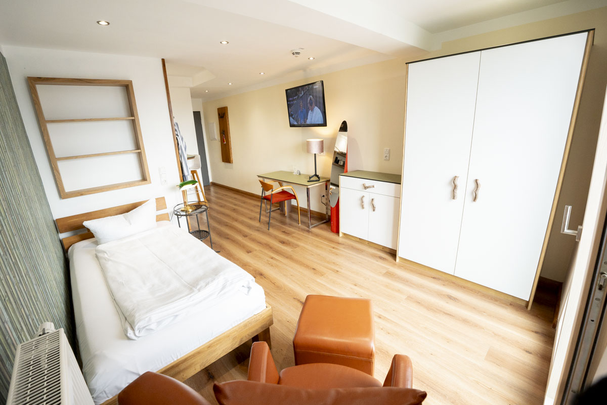 MonteurZimmer: Einzelappartement mit Küchenzeile - Wohnfakturei | serviced apartments in augsburg