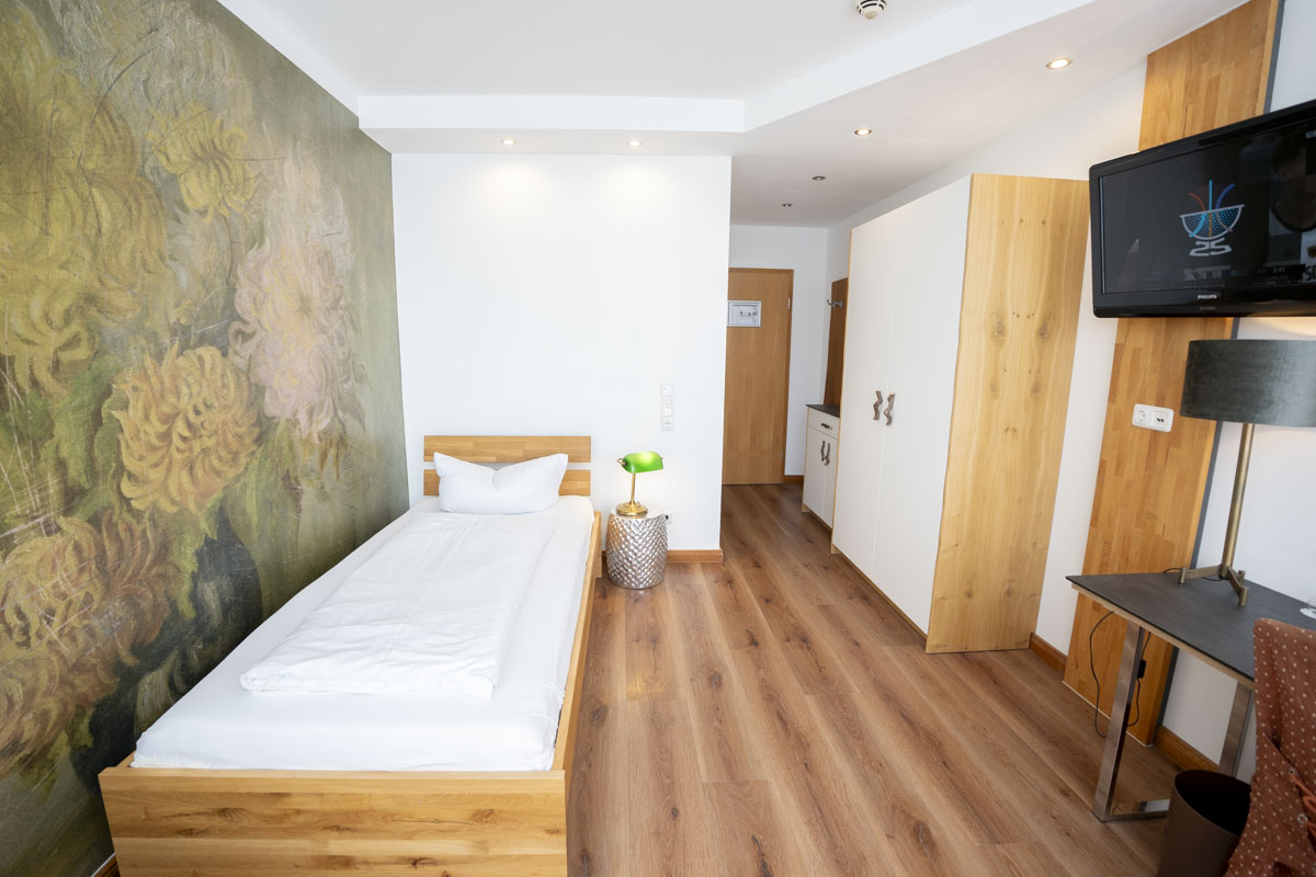 MonteurZimmer: Einzelappartement OHNE Küche  - Wohnfakturei | serviced apartments in augsburg