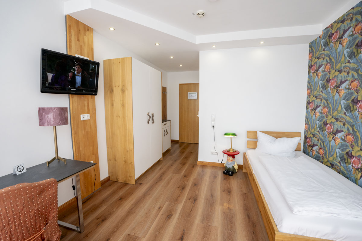 MonteurZimmer: Einzelappartement OHNE Küche  - Wohnfakturei | serviced apartments in augsburg