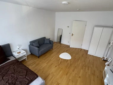 MonteurZimmer: 10 Moderne Wohnungen in Merseburg – Leuna-Werk 5 Minuten in 06217 Merseburg