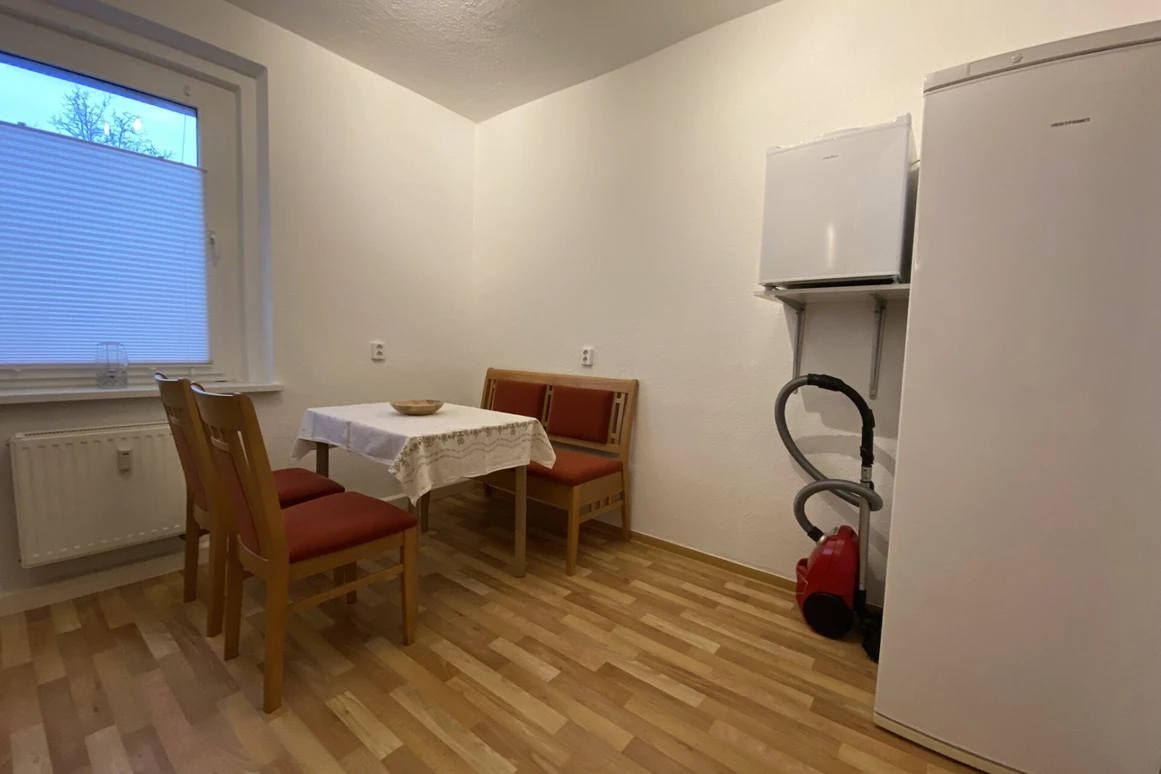 MonteurZimmer: Gemütliche Monteurswohnung - nur 5 Minuten vom Leuna- & Schkopauwerk in 06217 Merseburg (Saale)
