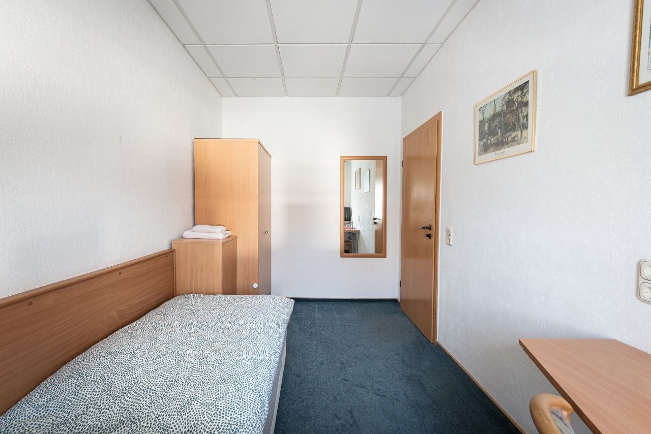 Monteur-Zimmer - Groitzsch - Pension Greiser in 04178 Leipzig