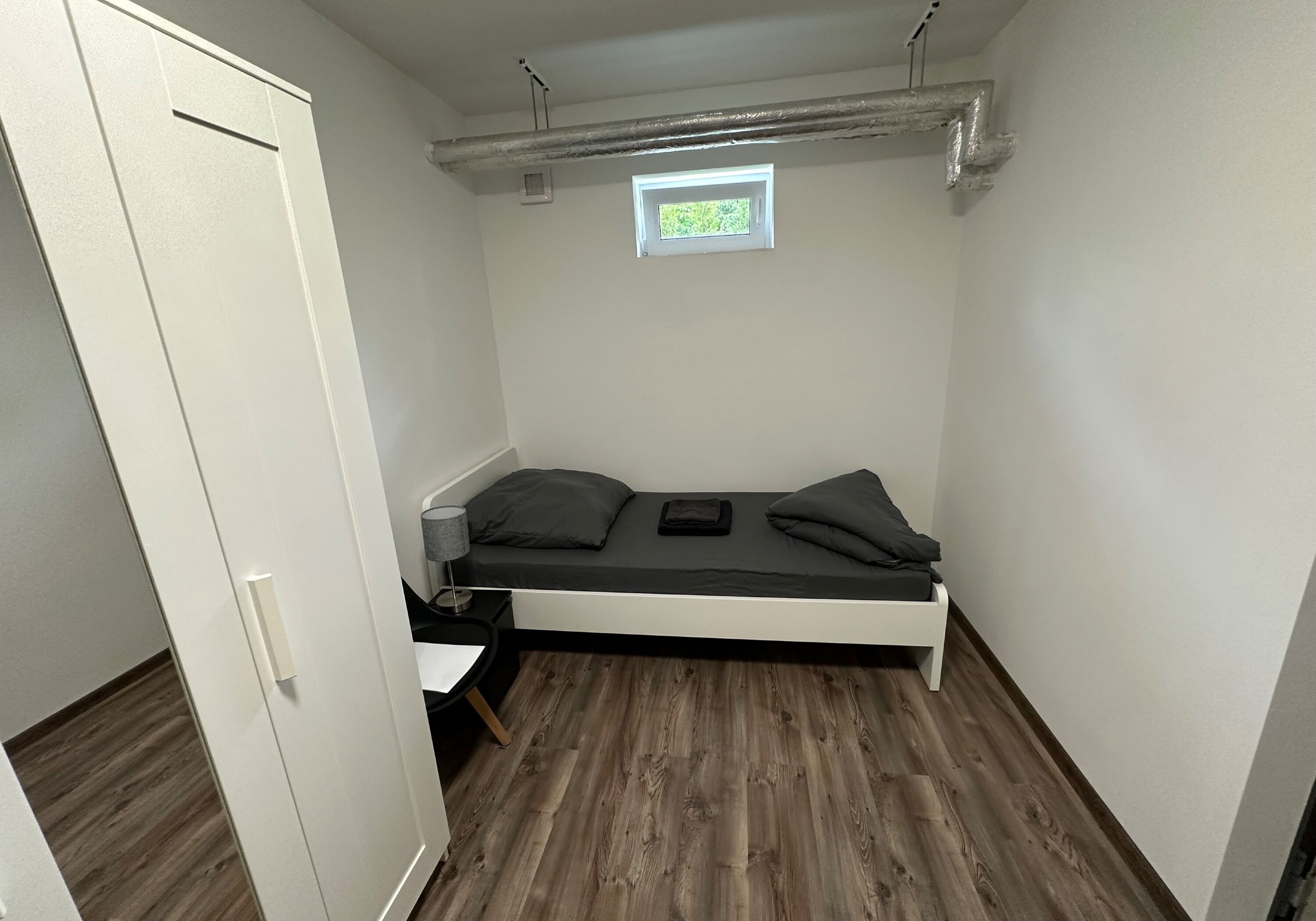 Monteur-Zimmer - https://images.monteurzimmer.de/55b3d8cd24/xl/b54e200a-b1a1-4d79-8b98-4c31c03b3c25.jpg - Einzel- und Doppelzimmer mit Grillmöglichkeit in Leipzig