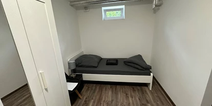 Monteur-Zimmer - Sachsen-Anhalt - https://images.monteurzimmer.de/55b3d8cd24/xl/b54e200a-b1a1-4d79-8b98-4c31c03b3c25.jpg - Einzel- und Doppelzimmer mit Grillmöglichkeit in Leipzig
