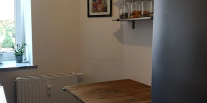 Monteur-Zimmer - Sachsen-Anhalt - https://images.monteurzimmer.de/9abcb743db/xl/e3104ccc-db0e-4146-8e4c-04a477313c7a.jpg - Gemütliche - möbilierte 2 Zimmer-Wohnung mit urbaner Küche