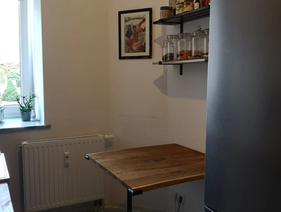 MonteurZimmer: https://images.monteurzimmer.de/9abcb743db/xl/e3104ccc-db0e-4146-8e4c-04a477313c7a.jpg - Gemütliche - möbilierte 2 Zimmer-Wohnung mit urbaner Küche