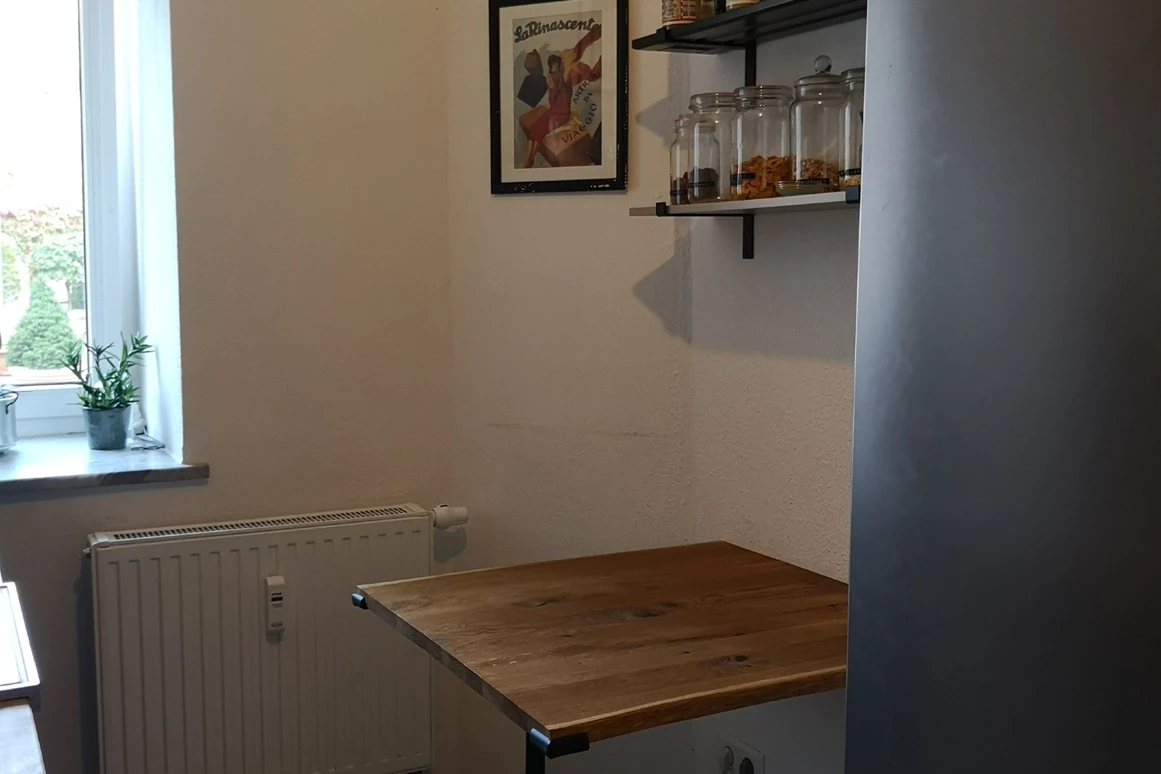 MonteurZimmer: https://images.monteurzimmer.de/9abcb743db/xl/e3104ccc-db0e-4146-8e4c-04a477313c7a.jpg - Gemütliche - möbilierte 2 Zimmer-Wohnung mit urbaner Küche
