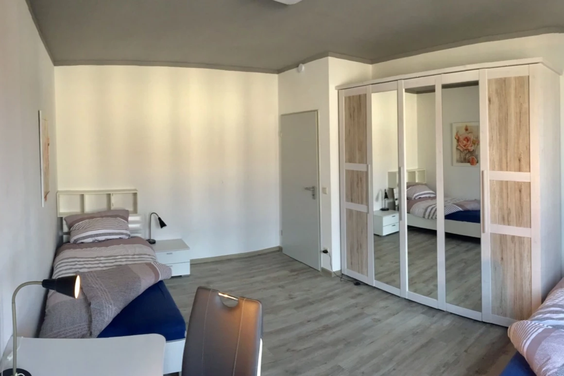 MonteurZimmer: https://images.monteurzimmer.de/d53a362e4d/xl/6fd2642a-7204-496d-8f3a-2cad373ce882.jpg - Wohnung Eisenbahnstraße