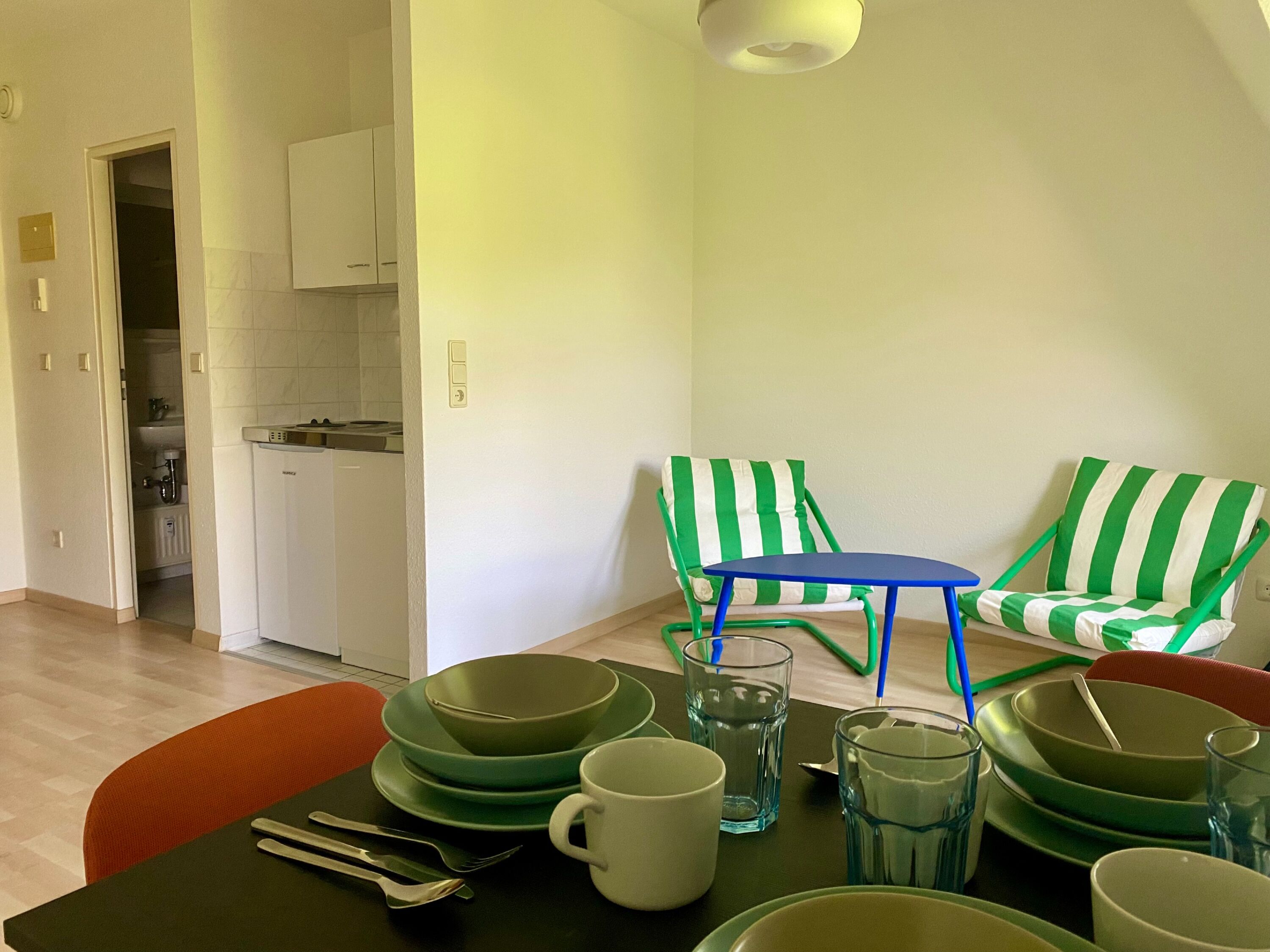 Monteur-Zimmer - https://images.monteurzimmer.de/95bf700022/xl/f190cd2c-5842-4d71-b977-afd97ed18359.jpg - Work and Travel WE62 - Parkplatz, Netflix, Internet