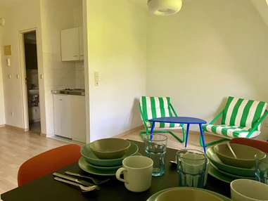 MonteurZimmer: https://images.monteurzimmer.de/95bf700022/xl/f190cd2c-5842-4d71-b977-afd97ed18359.jpg - Work and Travel WE62 - Parkplatz, Netflix, Internet